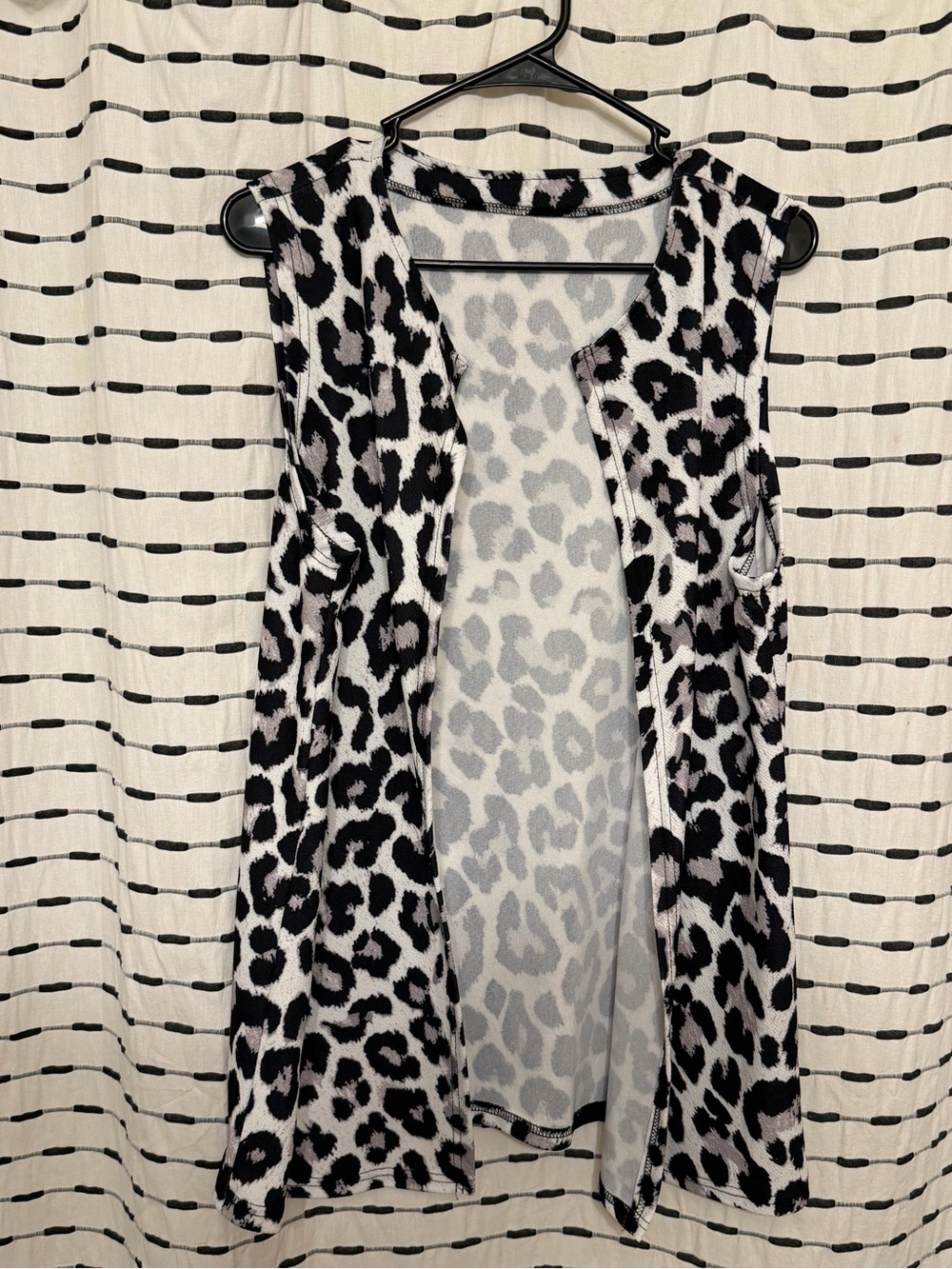 SHEIN Black and White Leopard Print Sleeveless Open Front Top